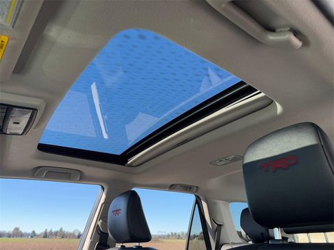 Certified 2023 Toyota 4Runner TRD Off-Road Premium w/ Moonroof Package image 21