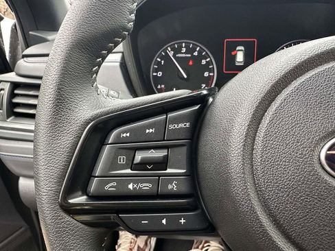 Used 2025 Subaru Forester Premium image 31
