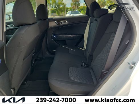 New 2026 Kia Sportage LX w/ LX Convenience Package FWD image 11