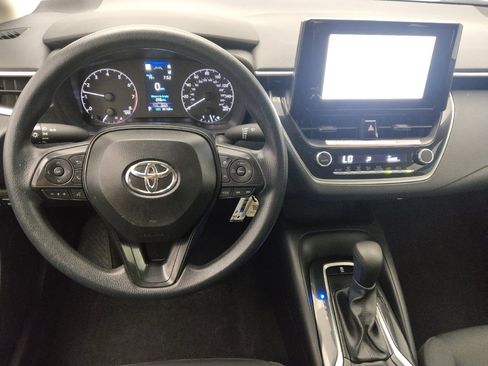 Used 2025 Toyota Corolla LE FWD image 22