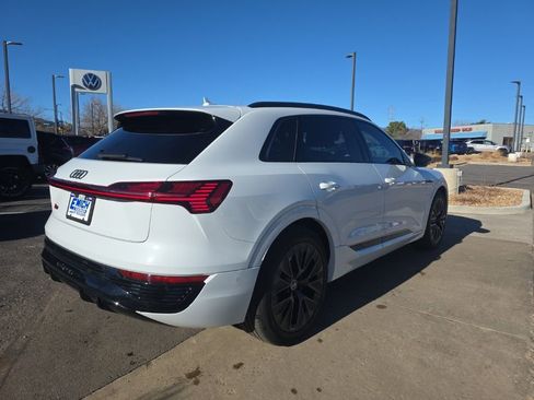 Used 2024 Audi Q8 e-tron Prestige w/ Prestige Package image 5