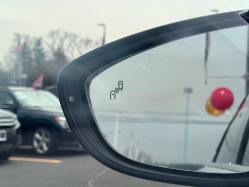 Used 2020 Volkswagen Passat 2.0T SE image 21