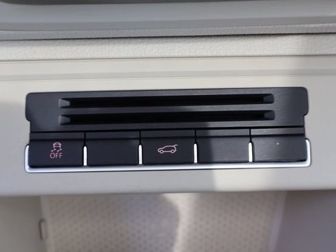 Used 2011 Volkswagen Tiguan S AWD/4WD image 20