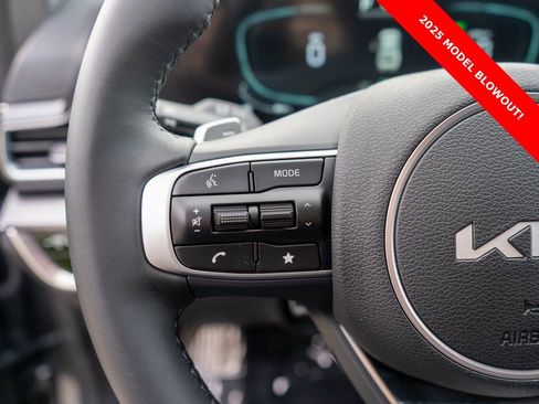 New 2025 Kia Sportage EX image 17