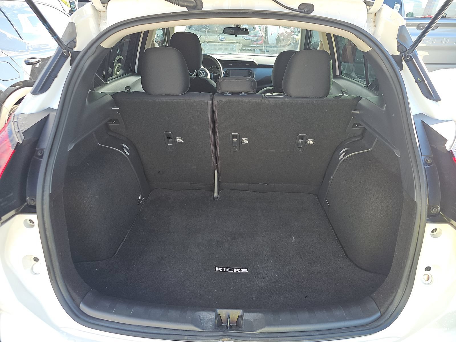 Used 2022 Nissan Kicks SV FWD image 7