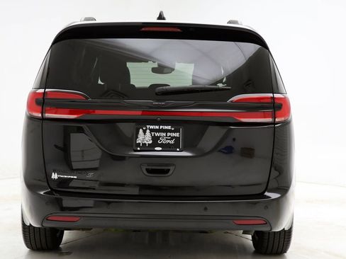 Used 2023 Chrysler Pacifica Touring-L w/ S Appearance Package image 7