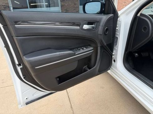 Used 2022 Chrysler 300 Touring w/ Sport Appearance Package AWD/4WD image 14