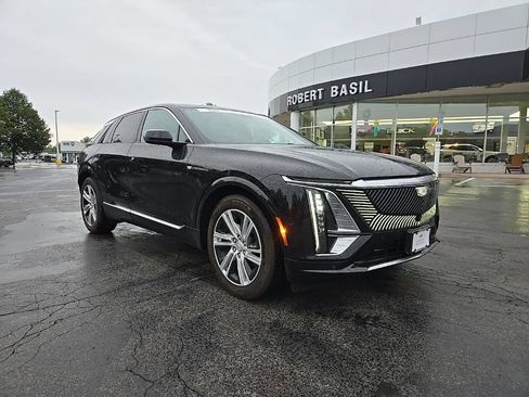 Used 2024 Cadillac Lyriq Tech w/ LPO, Floor Liner Package AWD/4WD image 8