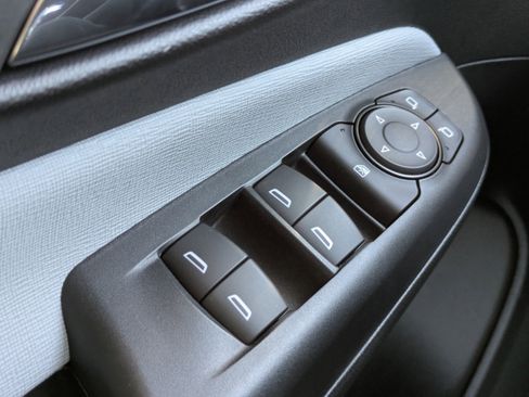 Used 2025 Buick Envista Preferred w/ Convenience I Package image 25