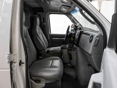 Used 2011 Ford E-150 and Econoline 150 RWD image 27