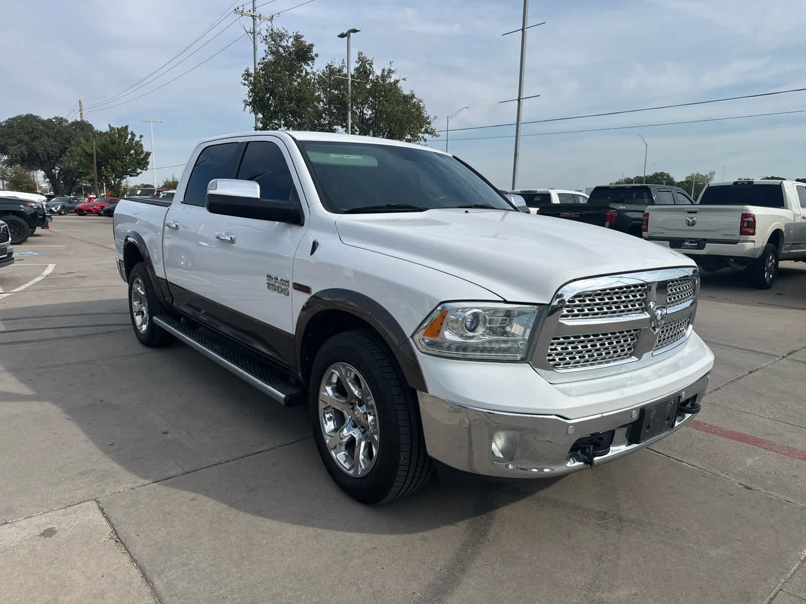 Used 2018 RAM 1500 Laramie w/ Convenience Group AWD/4WD image 4