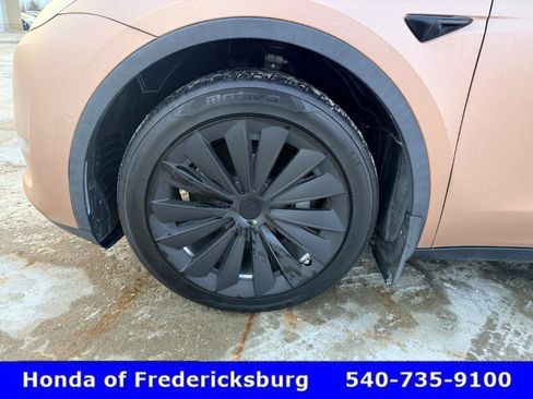 Used 2021 Tesla Model Y Long Range image 10