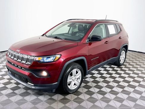 Used 2022 Jeep Compass Latitude FWD image 4