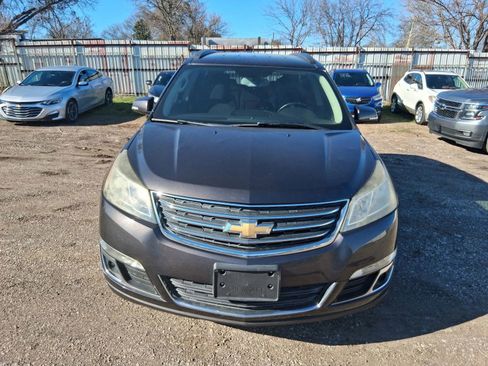 Used 2016 Chevrolet Traverse LT FWD image 2