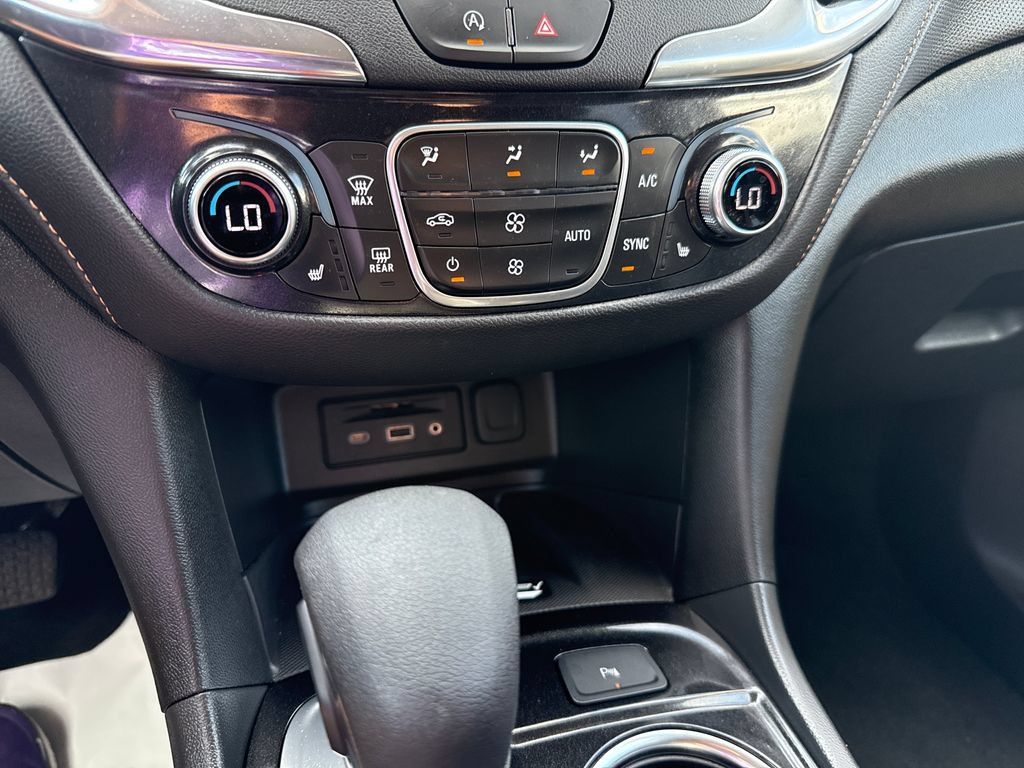 Used 2024 Chevrolet Equinox Premier FWD image 17