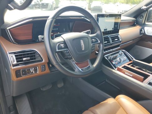 Certified 2023 Lincoln Navigator Reserve AWD/4WD image 13