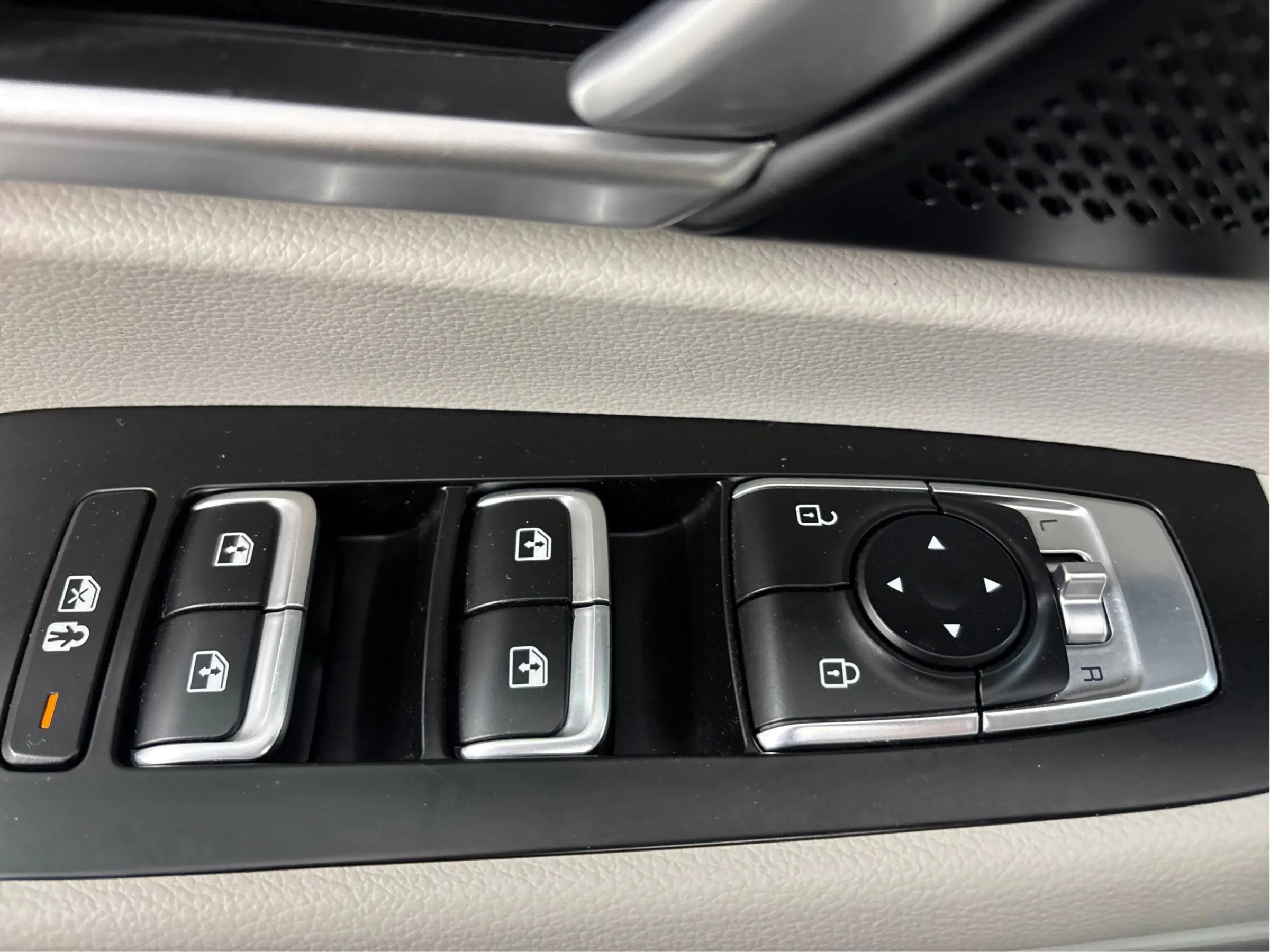 Used 2020 Kia Telluride S FWD image 40