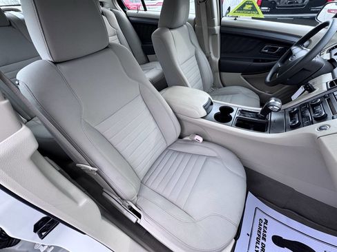 Used 2011 Ford Taurus SE image 34
