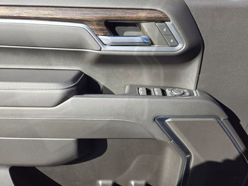 Used 2023 GMC Sierra 1500 Elevation image 24