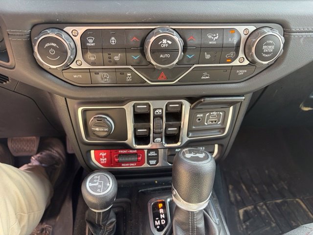 Used 2024 Jeep Wrangler Unlimited Rubicon w/ Technology Group AWD/4WD image 13