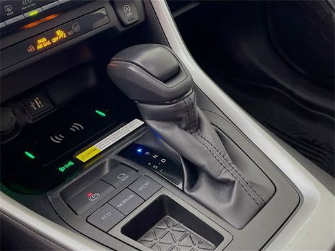 Used 2025 Toyota RAV4 XLE w/ Convenience Package image 17