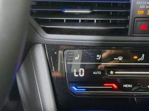 Certified 2025 Volkswagen Jetta SEL FWD image 22