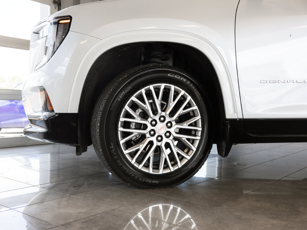 Used 2025 GMC Acadia Denali AWD/4WD image 6