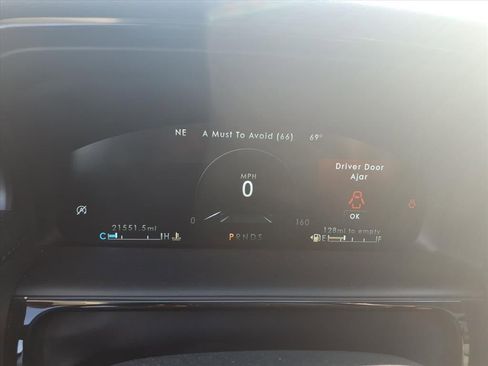 Used 2023 Lincoln Nautilus Reserve image 17