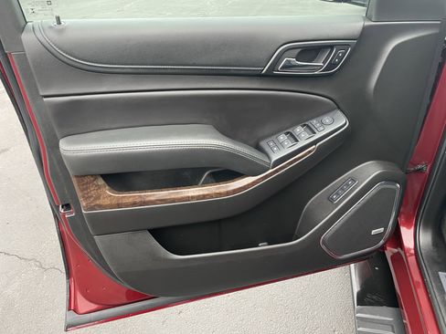 Used 2018 Chevrolet Tahoe LT w/ LT Signature Package image 11