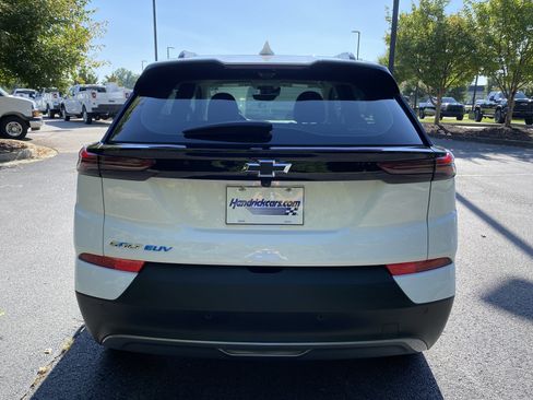 Used 2023 Chevrolet Bolt EUV Premier FWD image 8