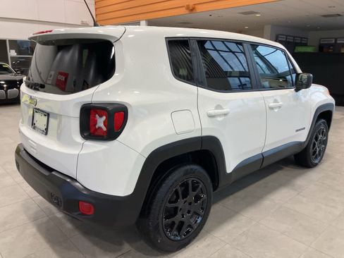 Used 2023 Jeep Renegade Latitude image 5