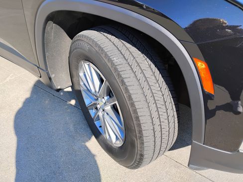 Used 2023 Chevrolet Traverse LT w/ LPO, Floor Liner Package image 28