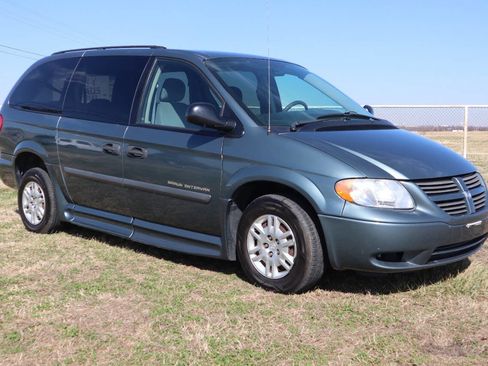 Used 2006 Dodge Grand Caravan SE w/ Popular Equipment Group I image 2