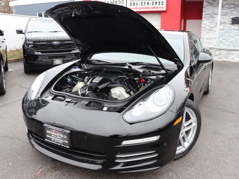 Used 2016 Porsche Panamera 4 image 48