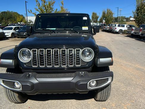 New 2026 Jeep Wrangler Unlimited Sahara AWD/4WD image 3
