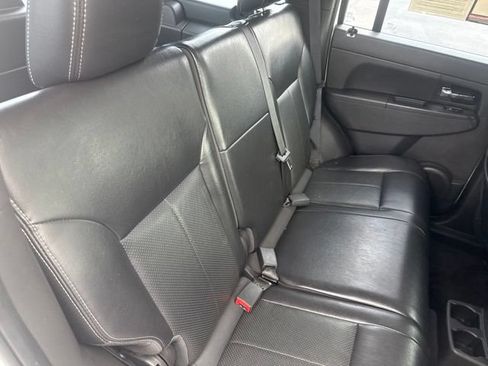 Used 2012 Jeep Liberty Sport w/ Comfort Seating Group AWD/4WD image 16