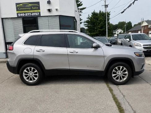Used 2019 Jeep Cherokee Latitude w/ Popular Appearance Group AWD/4WD image 6
