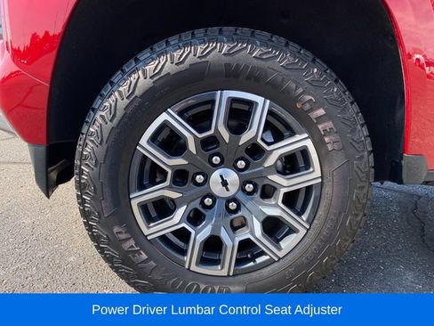 Used 2023 Chevrolet Colorado Z71 w/ Z71 Convenience Package 2 AWD/4WD image 22