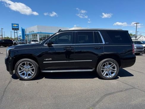 Certified 2018 GMC Yukon SLT w/ Premium Edition AWD/4WD image 4