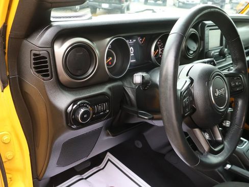 Used 2019 Jeep Wrangler Unlimited Sport S AWD/4WD image 16