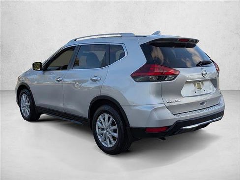 Used 2018 Nissan Rogue SV image 8