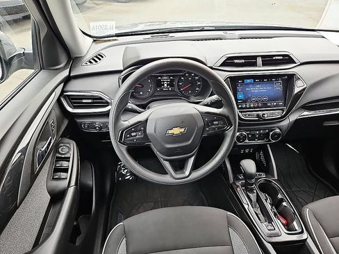 Used 2023 Chevrolet TrailBlazer LT w/ Convenience Package FWD image 14