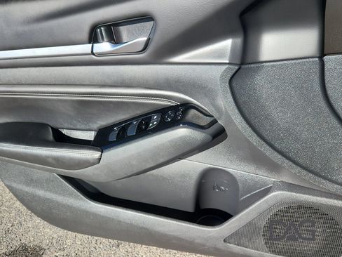 Used 2023 Nissan Altima 2.5 SL image 14