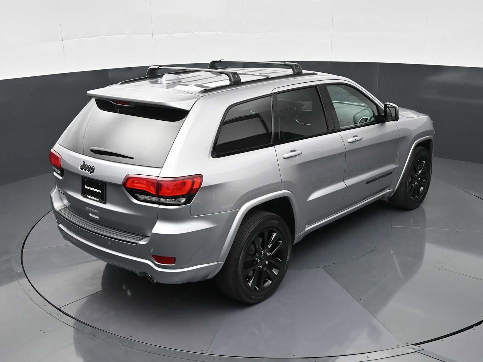 Used 2019 Jeep Grand Cherokee Altitude AWD/4WD image 33