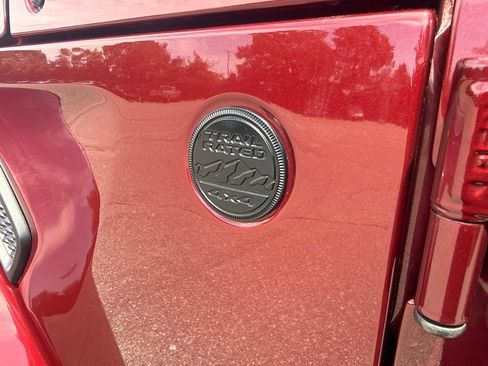 Used 2021 Jeep Gladiator Sport AWD/4WD image 14