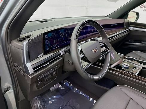 Used 2025 Cadillac Escalade Premium Luxury w/ Touring Package image 9
