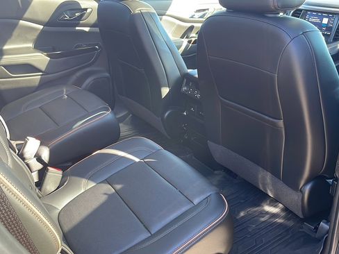 Used 2023 GMC Acadia AT4 w/ Technology Package image 13