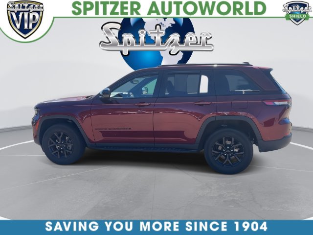 Used 2024 Jeep Grand Cherokee Altitude AWD/4WD image 13