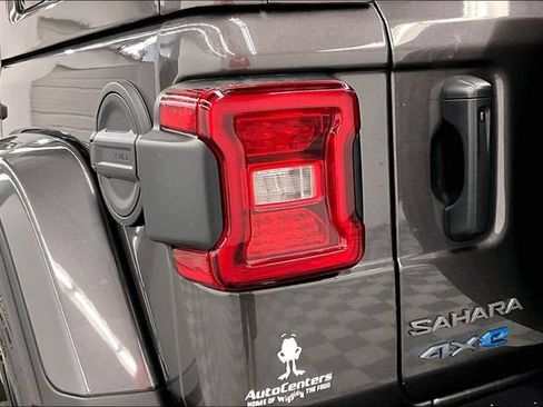 Used 2025 Jeep Wrangler Unlimited Sahara AWD/4WD image 35