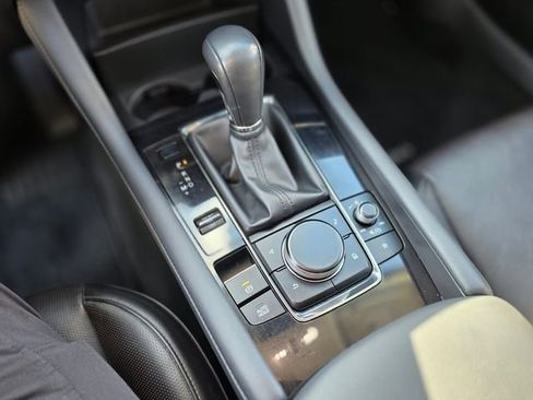 Used 2019 MAZDA MAZDA3 Premium image 28